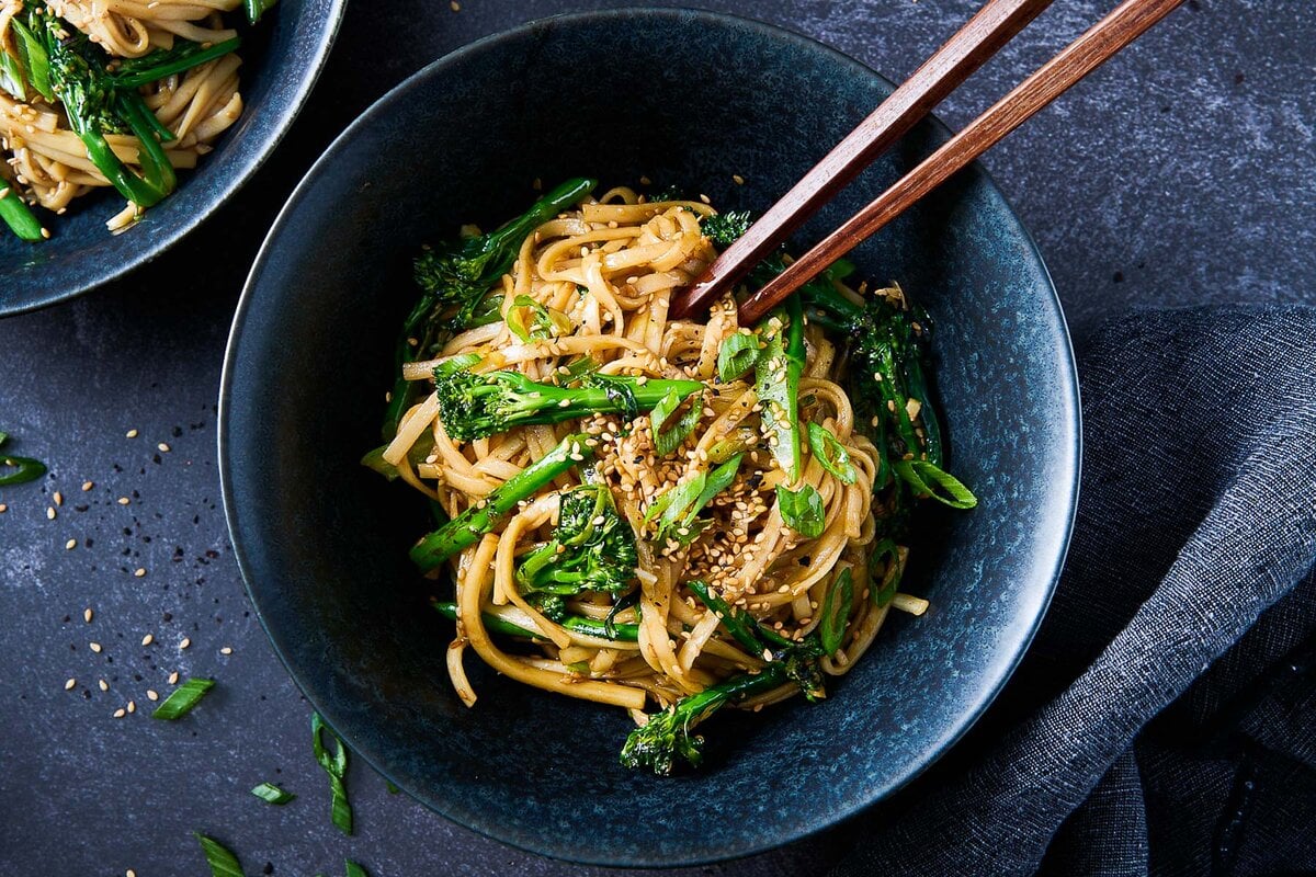 Quick Garlic Noodles: Flavorful & Ready in 15 Minutes